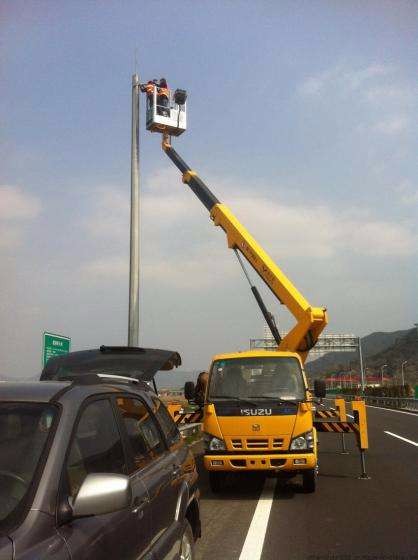 天津紅橋區租賃曲臂車登高車路燈車出租