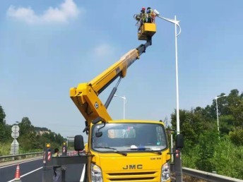 巴中平昌高空作業車出租 路燈車出租 節假日不休