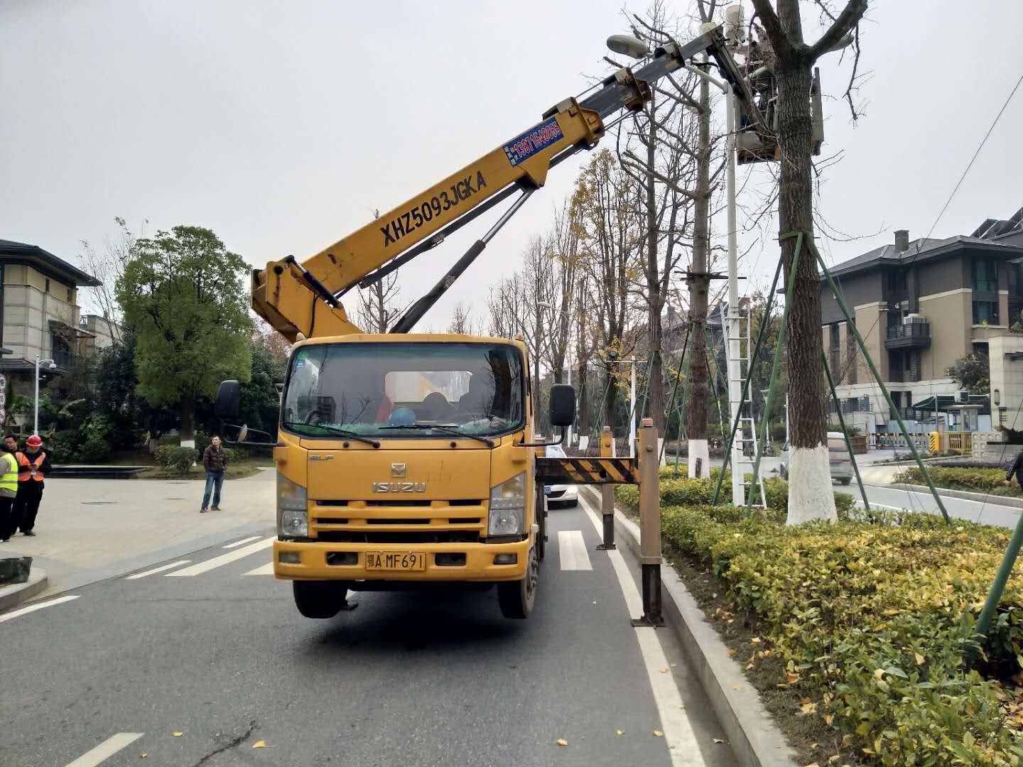 十堰附近路燈車出租公司 行業(yè)經(jīng)驗豐富_武漢恒廣機械設備租.